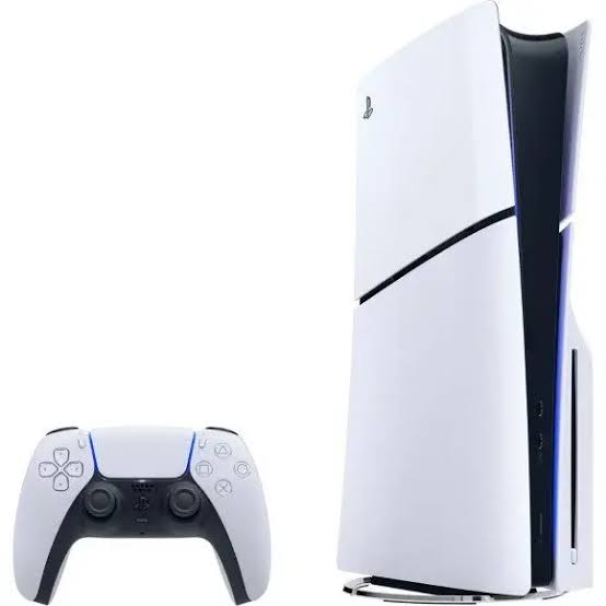 PlayStation 5 (Standard), Launch Model with Disc Drive